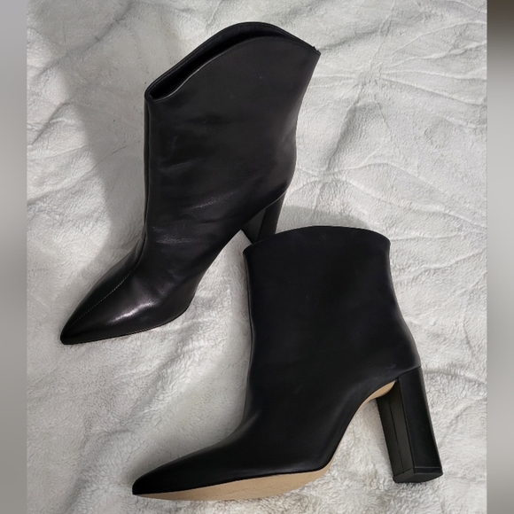 Elegant Black Women's Ankle Boots - Picture 1 of 8